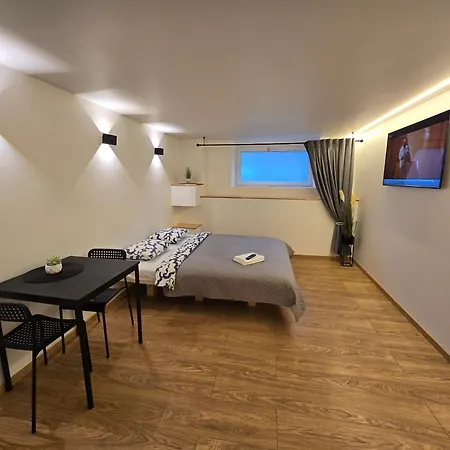 Apartment T8